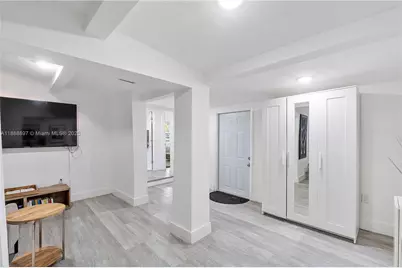 1101 NW 40th St, Miami, FL 33127 - Photo 20