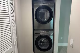 41 SE 5th St, Miami, FL 33131 - Photo 24