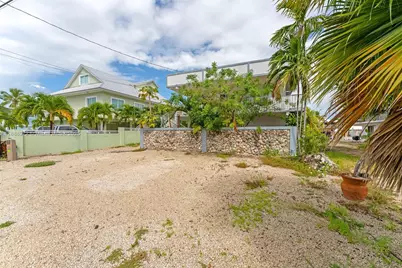 174 Corrine Pl, Key Largo, FL 33037 - Photo 4