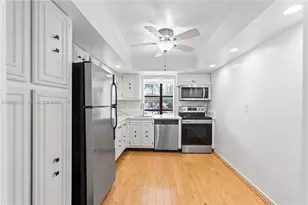 800 Parkview Dr, Hallandale Beach, FL 33009 - Photo 14