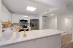 2301 Collins Ave, Miami Beach, FL 33139 - Photo 14