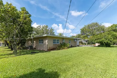 8241 SW 142nd St, Palmetto Bay, FL 33158 - Photo 24