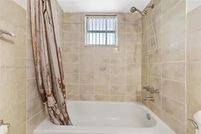 206 SE 10th St #303, Dania Beach, FL 33004 - Photo 22