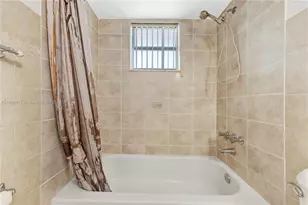 206 SE 10th St, Dania Beach, FL 33004 - Photo 22