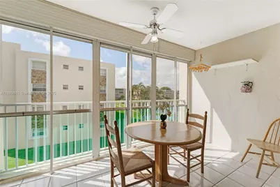206 SE 10th St #303, Dania Beach, FL 33004 - Photo 24
