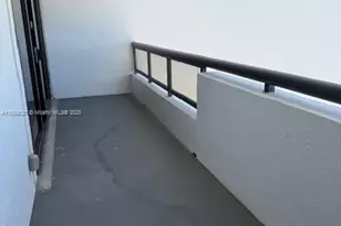 2555 Collins Ave, Miami Beach, FL 33140 - Photo 10