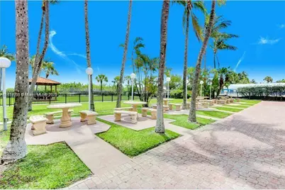 2555 Collins Ave #1910, Miami Beach, FL 33140 - Photo 20