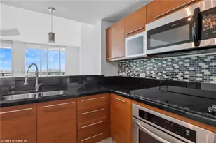 244 Biscayne Blvd, Miami, FL 33132 - Photo 10