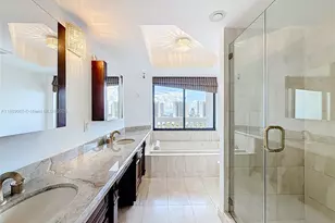 1000 W Island Blvd, Aventura, FL 33160 - Photo 24