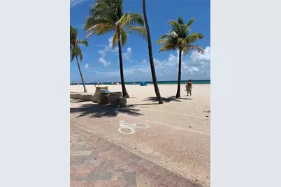 322 Taylor St #2D, Hollywood, FL 33019 - Photo 2