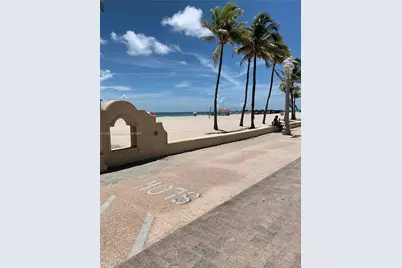 322 Taylor St #2D, Hollywood, FL 33019 - Photo 1