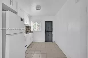 10430 NW 5th Ave, Miami, FL 33150 - Photo 10