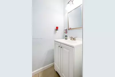 7000 W 15th Ct, Hialeah, FL 33014 - Photo 16