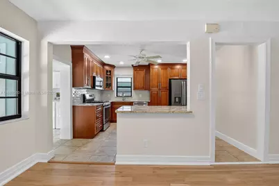 1027 S Palmway, Lake Worth, FL 33460 - Photo 10