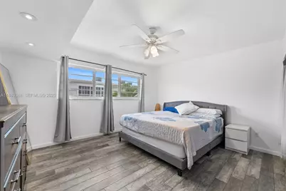 2858 Pine Tree Dr #5, Miami Beach, FL 33140 - Photo 10