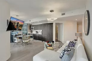 55 SW 9th St, Miami, FL 33130 - Photo 4