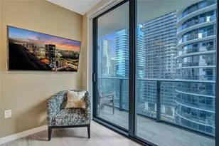 55 SW 9th St, Miami, FL 33130 - Photo 24