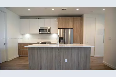 529 SW 11th St #203, Miami, FL 33129 - Photo 2