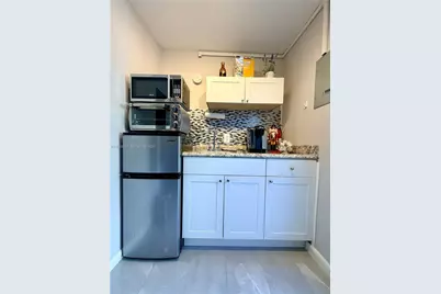 361 SW 20th #Cottage B, Miami, FL 33129 - Photo 8