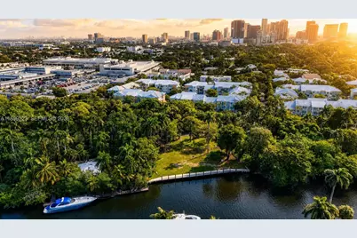 1332 SW 2nd Ct, Fort Lauderdale, FL 33312 - Photo 4