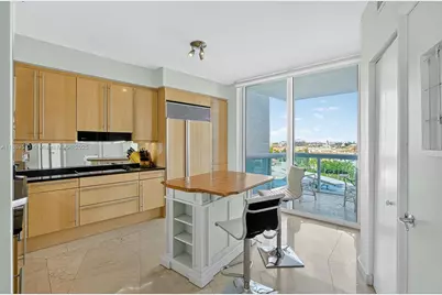 1000 S Pointe Dr #703, Miami Beach, FL 33139 - Photo 18