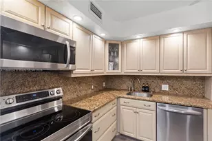 20301 W Country Club Dr, Aventura, FL 33180 - Photo 52