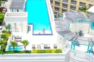 7280 SW 90th St, Miami, FL 33156 - Photo 1