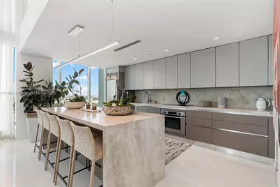 1040 Biscayne Blvd #4207, Miami, FL 33132 - Photo 8