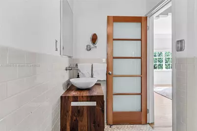 8 Century Ln, Miami Beach, FL 33139 - Photo 32