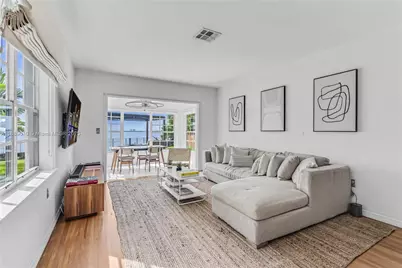 8 Century Ln, Miami Beach, FL 33139 - Photo 10