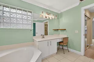 8895 Harrods Dr, Boca Raton, FL 33433 - Photo 28