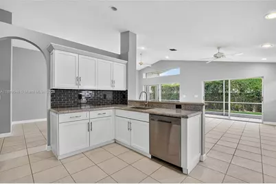 8895 Harrods Dr, Boca Raton, FL 33433 - Photo 20