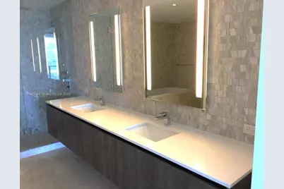 68 SE 6th St #1809, Miami, FL 33131 - Photo 6