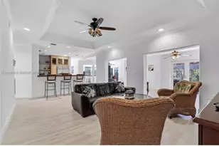 12071 SW 1st St, Miami, FL 33184 - Photo 10