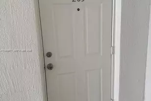 445 SW 11th St, Miami, FL 33130 - Photo 18