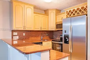 6545 W 27th Ct, Hialeah, FL 33016 - Photo 4