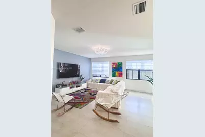 10300 NW 70th Ter #10300, Doral, FL 33178 - Photo 4