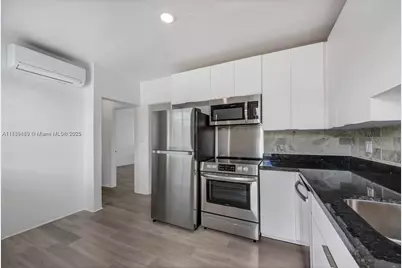 570 NE 68th St, Miami, FL 33138 - Photo 10