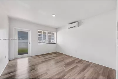 570 NE 68th St, Miami, FL 33138 - Photo 14