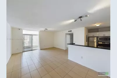 425 NE 30th St #402, Miami, FL 33137 - Photo 2