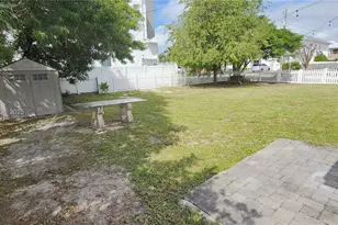 200 NW 9th St, Boca Raton, FL 33432 - Photo 54