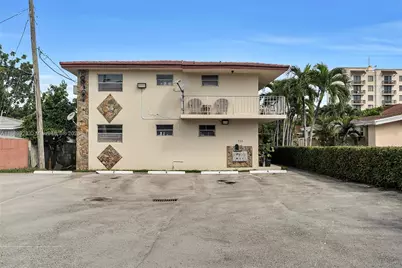559 SW 10th St #4, Miami, FL 33130 - Photo 1