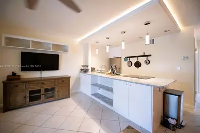 1012 SE 15th St #3, Fort Lauderdale, FL 33316 - Photo 6