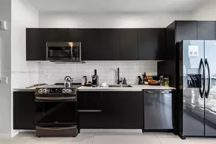 398 NE 5th St, Miami, FL 33132 - Photo 4