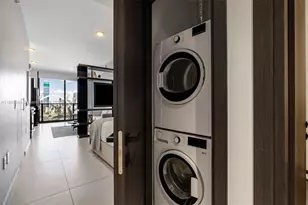 398 NE 5th St, Miami, FL 33132 - Photo 12