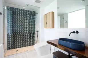 1000 S Pointe Dr, Miami Beach, FL 33139 - Photo 20