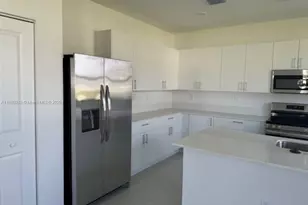 19855 SW 321st St, Homestead, FL 33030 - Photo 4