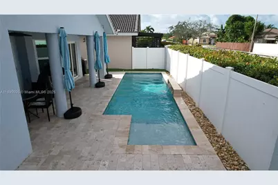 14562 NW 88th Pl, Miami Lakes, FL 33018 - Photo 8