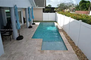 14562 NW 88th Pl, Miami Lakes, FL 33018 - Photo 8