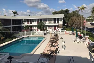 1050 Atlantic Shores Blvd, Hallandale Beach, FL 33009 - Photo 2